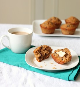 Muffins like to be surrounded by their friends : butter and hot cocoa.
